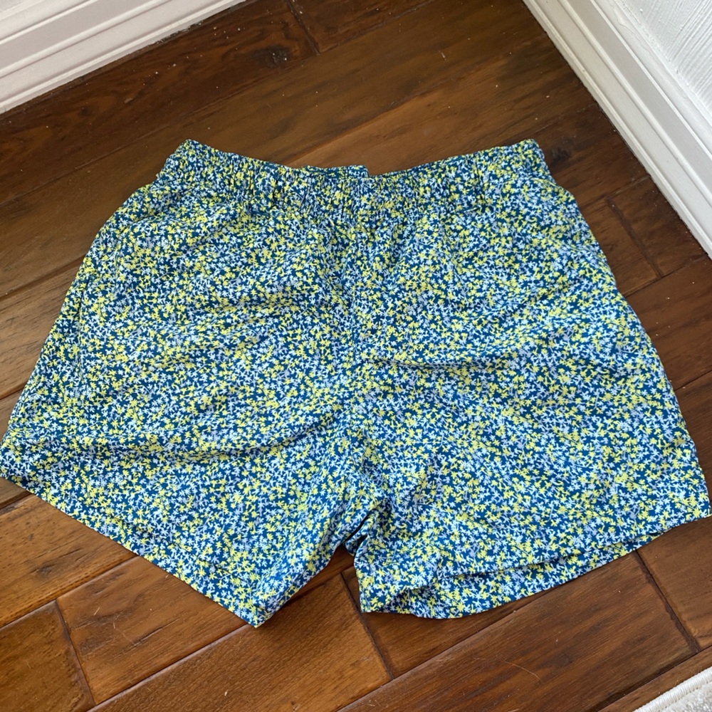 Columbia PFG Floral Shorts NWOT SZ M Drawstring - Picture 2 of 3